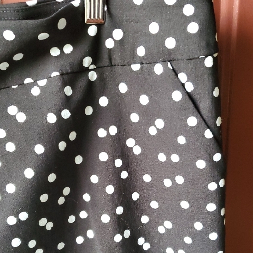 Time and Tru Millenial 4 Imch Pull On Black and White Polka Dot Shorts - Picture 4 of 6